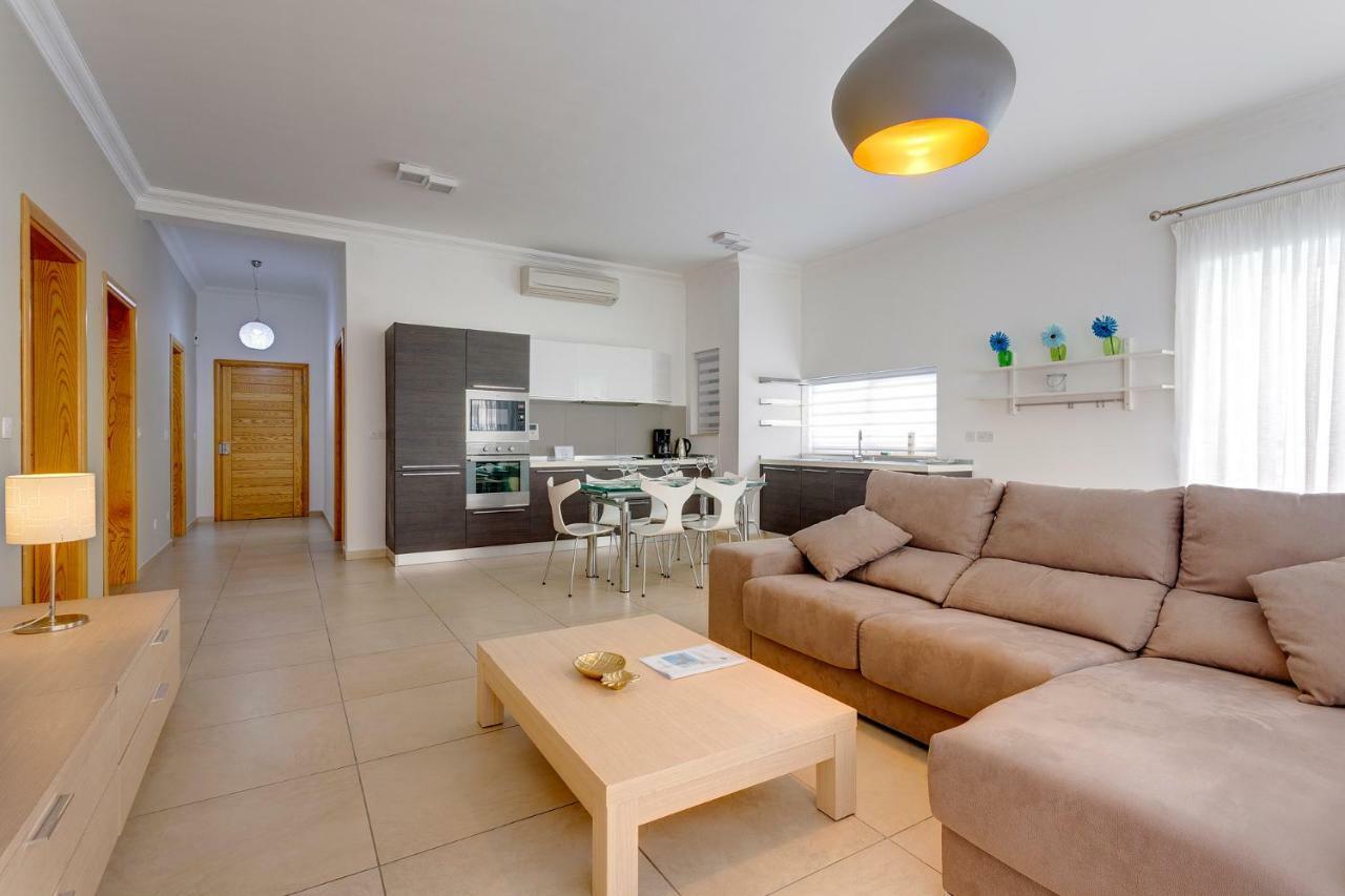 Apartment In Fort Cambridge With Pool Sliema Exterior foto