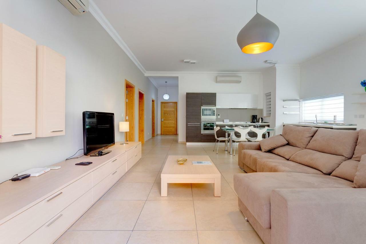 Apartment In Fort Cambridge With Pool Sliema Exterior foto